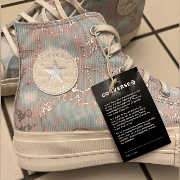 Converse Women's Chuck Taylor Lift Platform in Light Dew / Egret / Silver - Picture 4 of 6